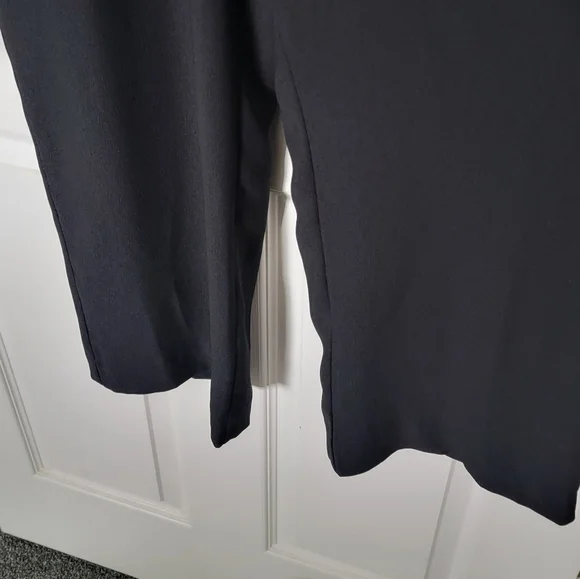 NWOT Jumpsuit 🖤 - Picture 8 of 11